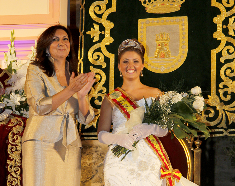 La Coronación de la Dama Mayor y la XV Exaltación dieron el pistoletazo de salida a las Fiestas Patronales 2013