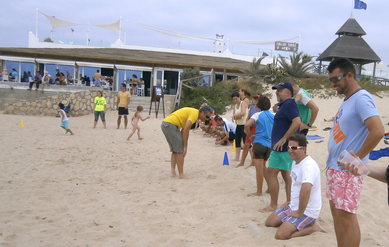 «Momentos Compartidos», unió a padres e hijos en una gymkhana en la playa de la Almadraba