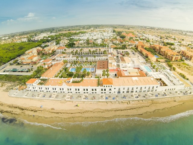 hotel4-playadelaluz-1600